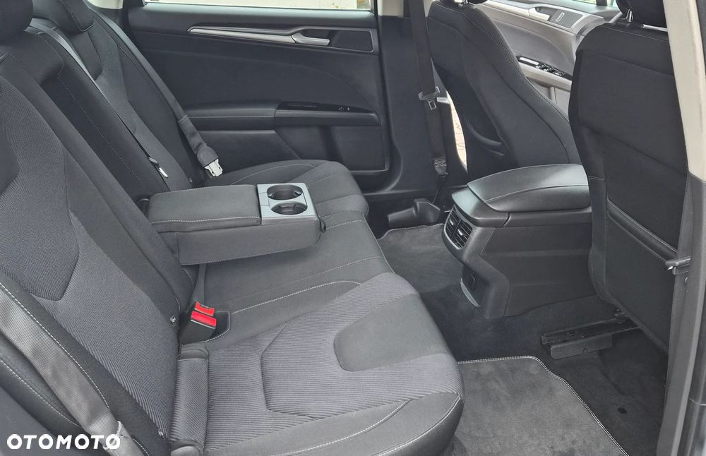 Ford Mondeo - 12