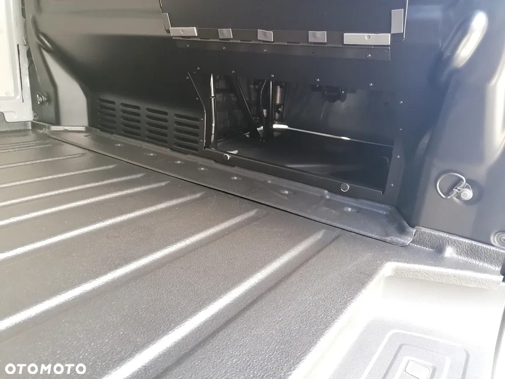 Ford CUSTOM VAN LIMITED - 18