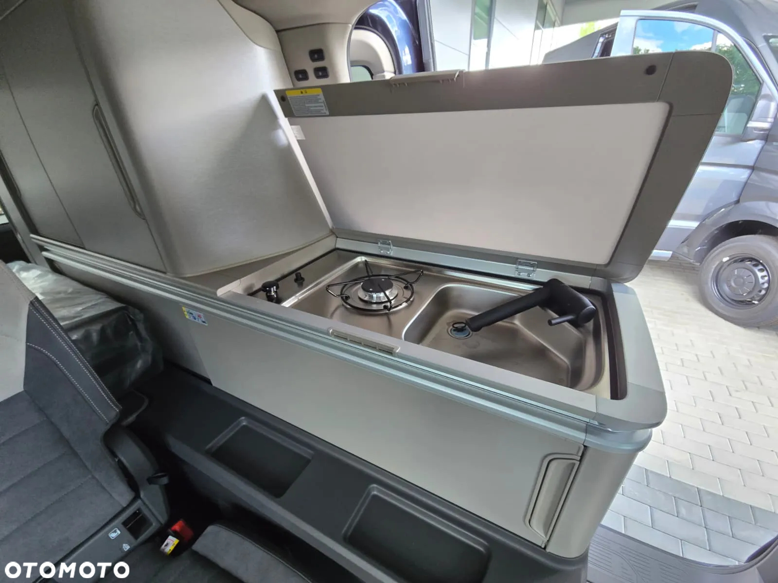 Volkswagen Multivan - 16
