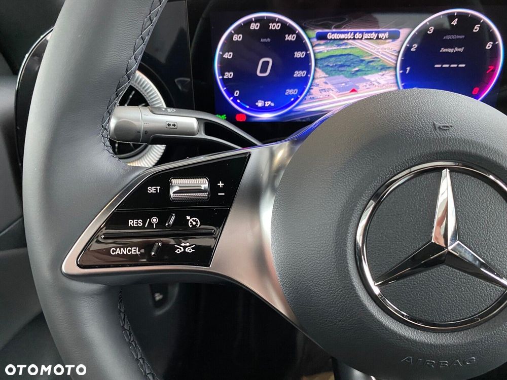 Mercedes-Benz CLA - 13