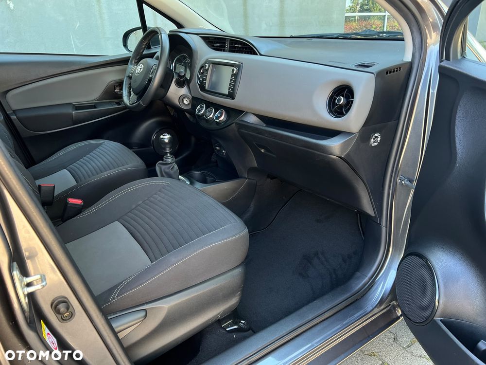 Toyota Yaris 1.5 Active - 10