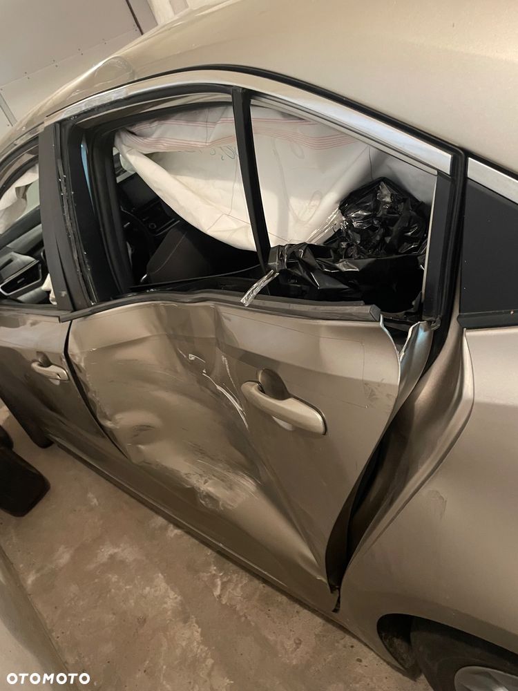 Toyota Corolla 1.8 Hybrid GPF Comfort - 11