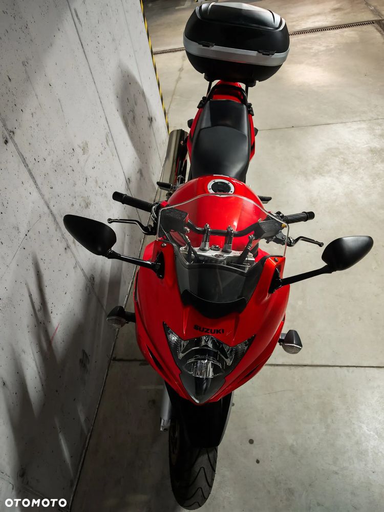 Suzuki GSX - 13