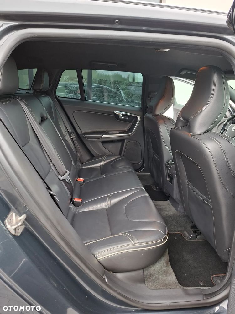 Volvo V60 D4 R-Design - 7