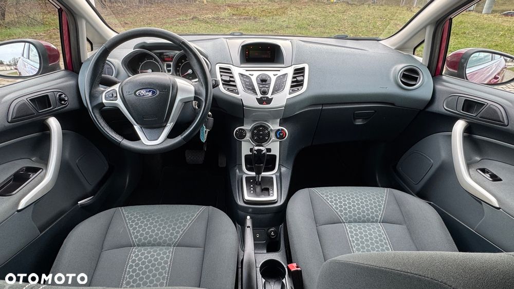 Ford Fiesta 1.4 Autom Champions Edition - 16