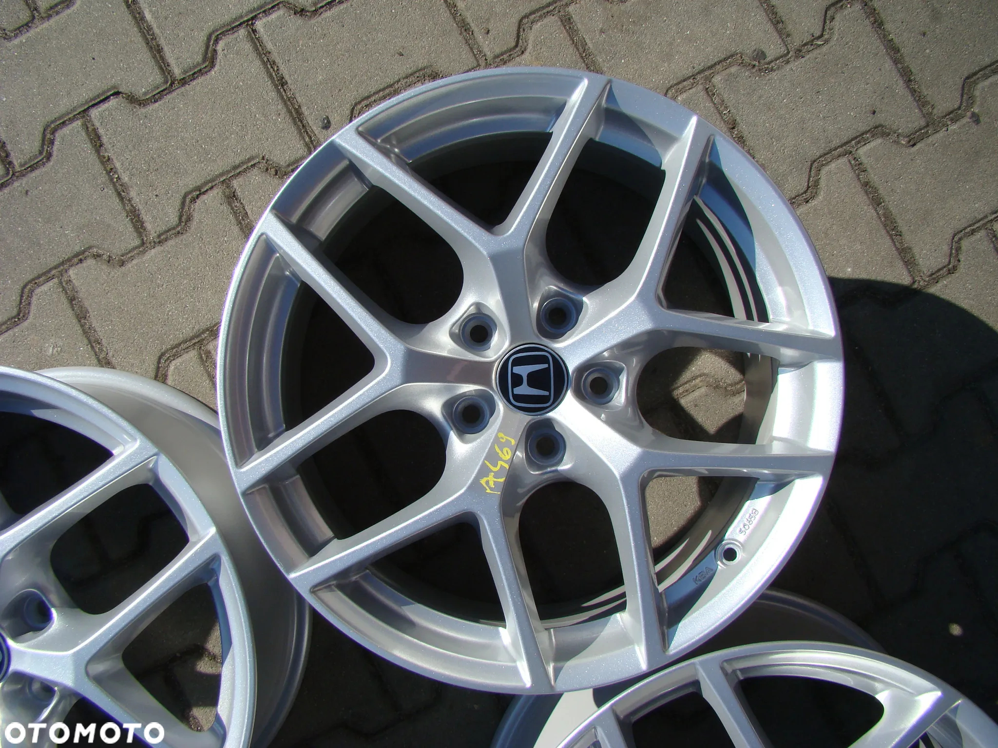 a469 5x114,3 Honda Accord Civic CR-V FR-V ZR-V 8jx18 niemontowane - 4