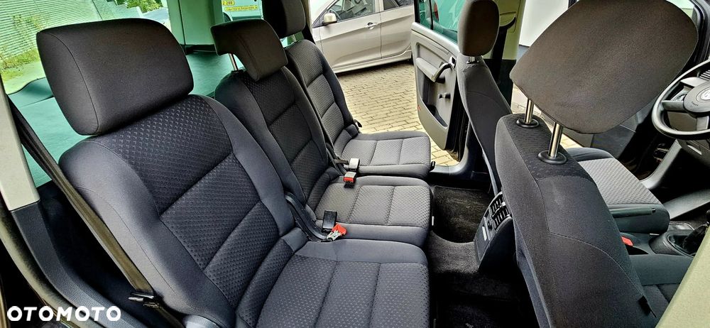 Volkswagen Touran - 23