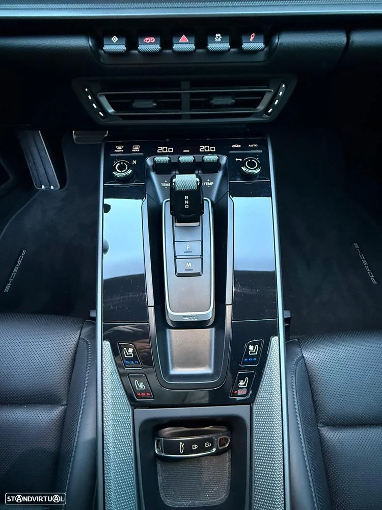 Porsche 911 (992) Carrera 4S PDK - 23