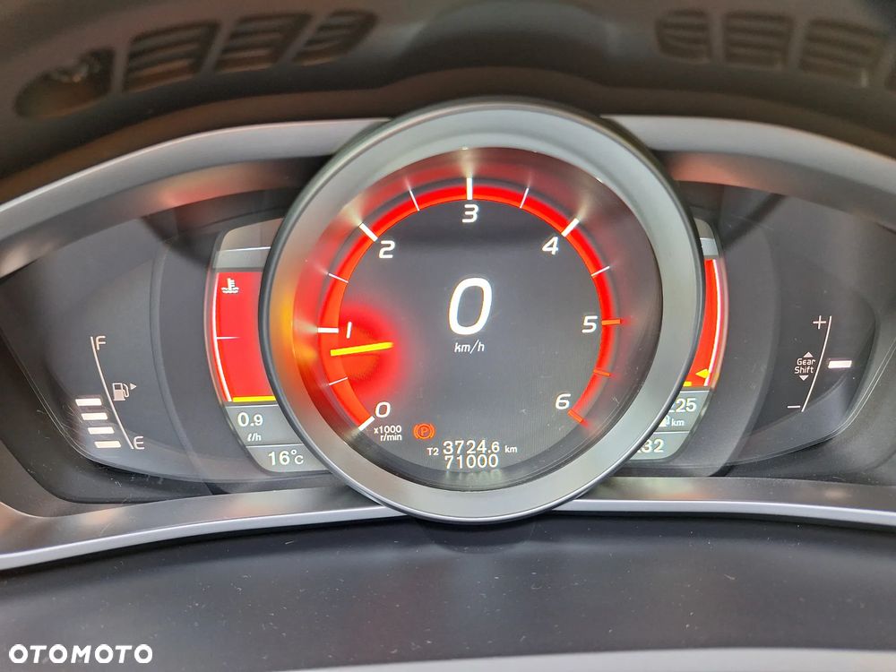 Volvo V40 D3 Momentum - 13