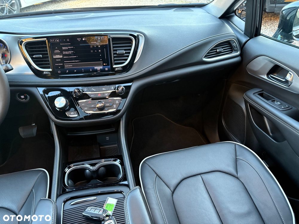 Chrysler Pacifica - 30