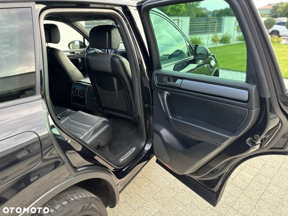 Volkswagen Touareg 3.0 V6 TDI BMT Perfectline R-Style - 34