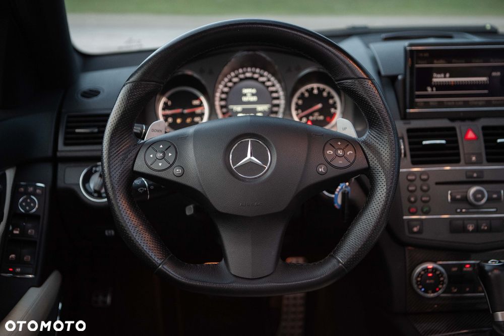 Mercedes-Benz Klasa C 63 AMG 7G-TRONIC - 17