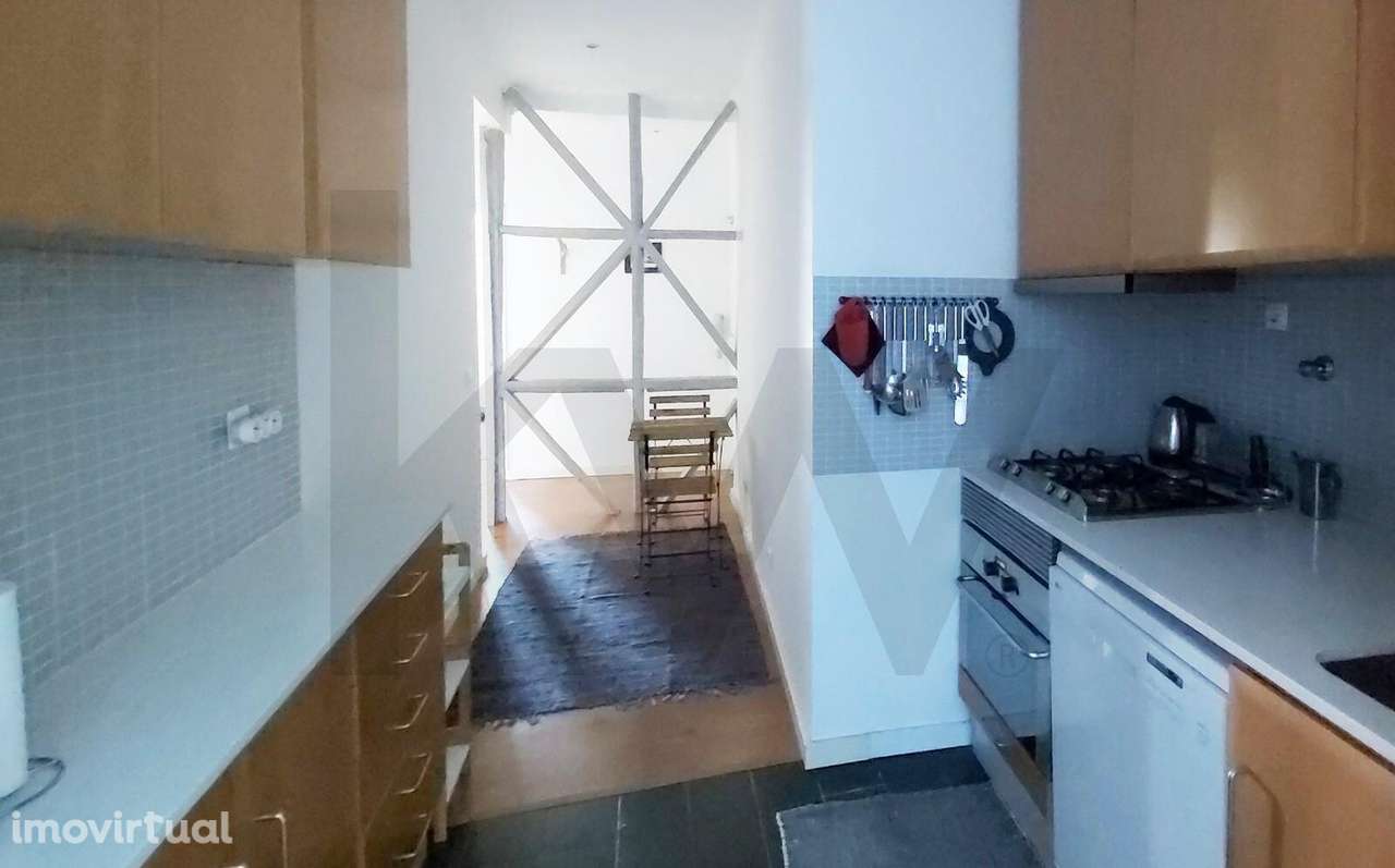 Onde o Coração de Lisboa Bate com Calma: O Teu Refúgio no Largo dos Tr - Grande imagem: 2/21