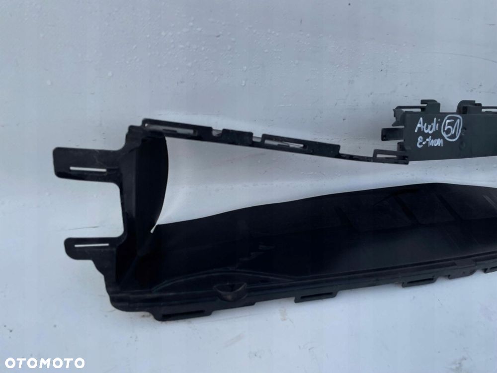 KIEROWNICA POWIETRZA WLOT AUDI E- TRON 4KE121285 - 3