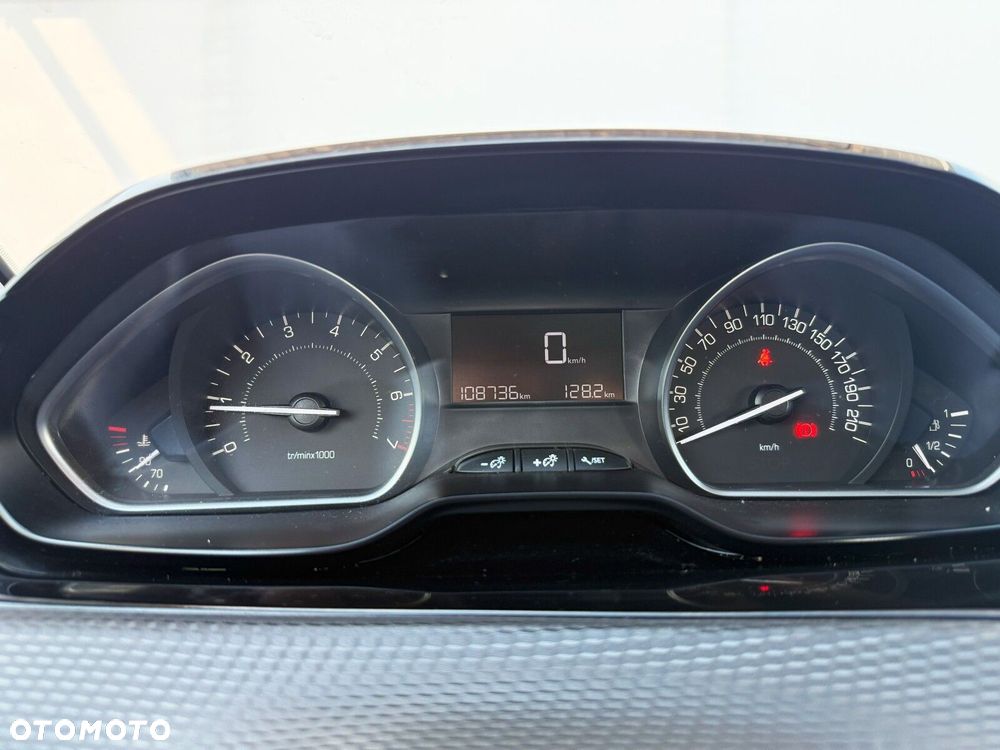 Peugeot 2008 1.2 Pure Tech Access EU6 - 16