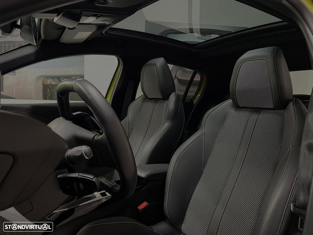 Peugeot 208 1.2 PureTech GT Line - 4