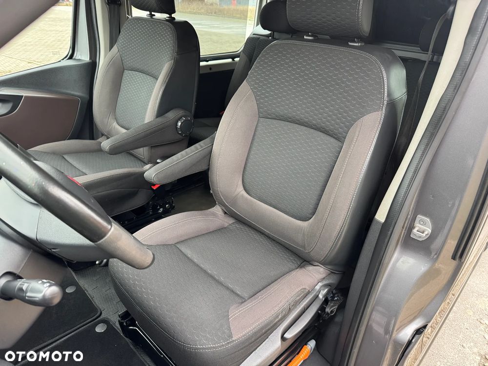 Fiat TALENTO DŁUGI 5 OSÓB - 12