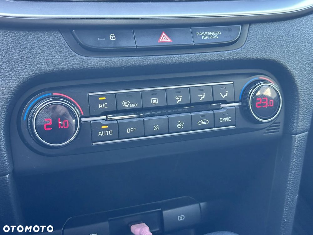 Kia Ceed - 27