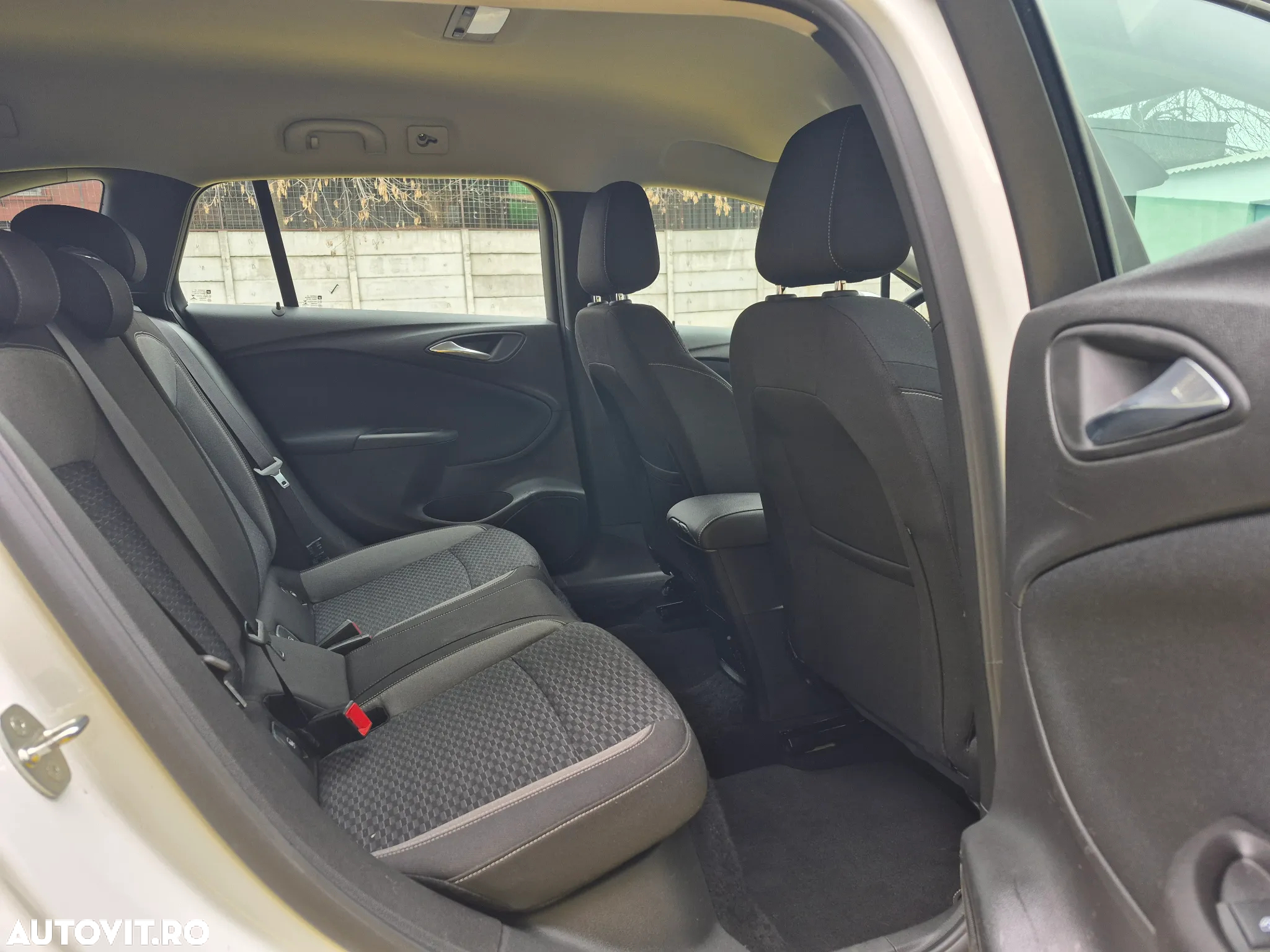 Opel Astra 1.6 CDTI ECOTEC Start/Stop Cosmo - 12