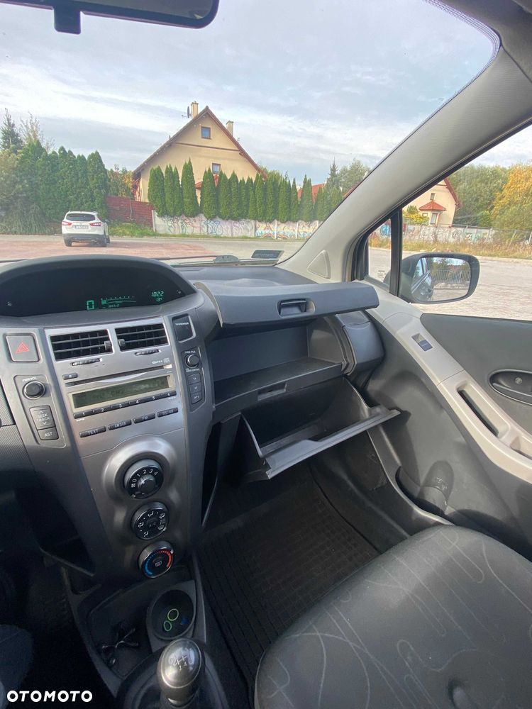 Toyota Yaris - 8