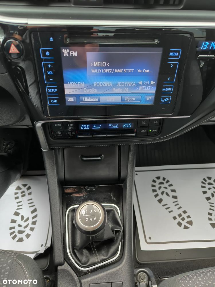 Toyota Corolla 1.6 Comfort - 12