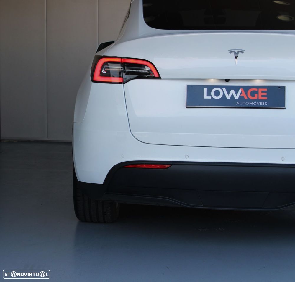 Tesla Model Y Long Range Dual Motor AWD - 25