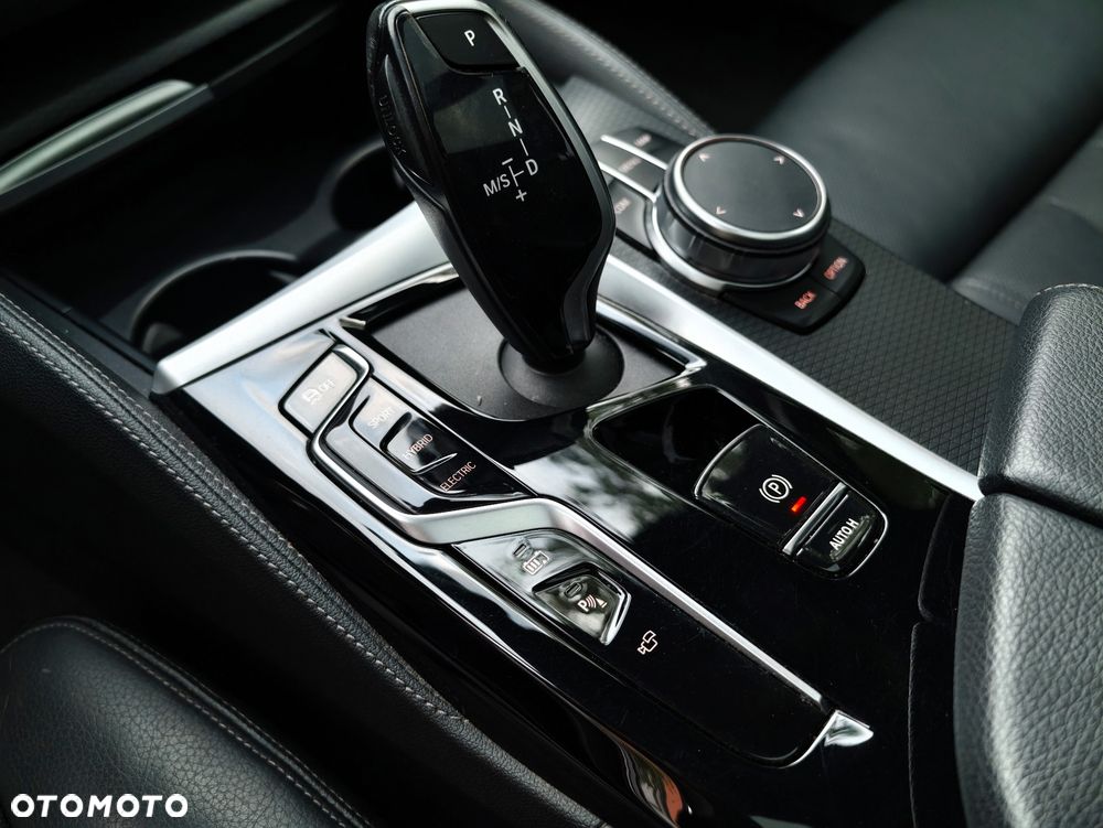 BMW Seria 5 530e xDrive M Sport sport - 22