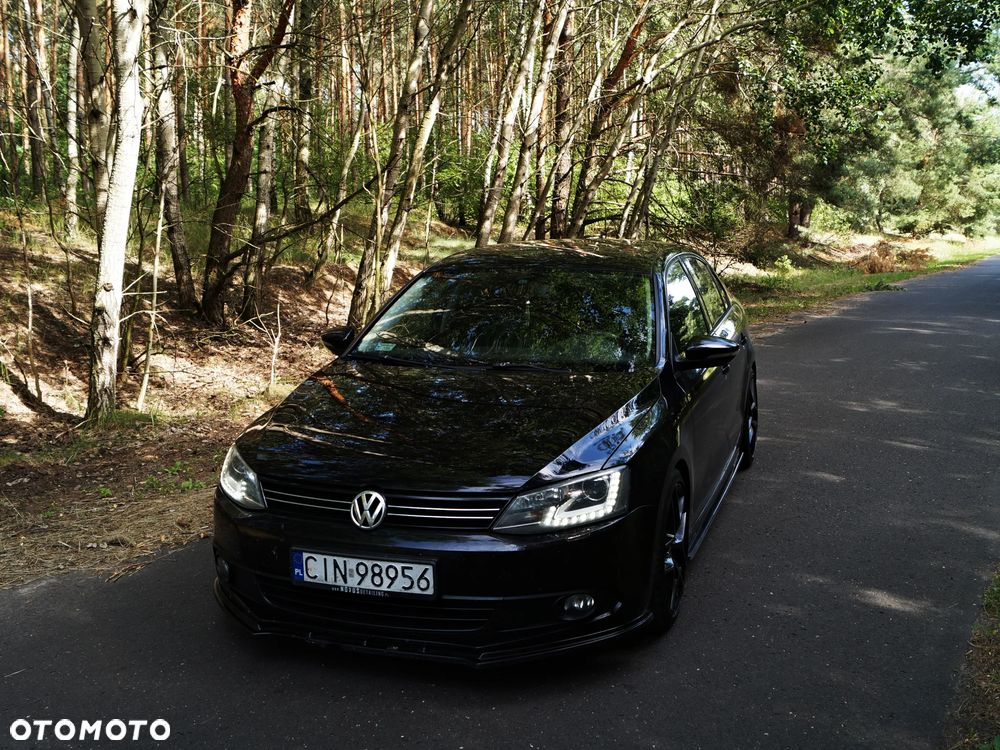 Volkswagen Jetta 1.6 TDI Comfortline - 4