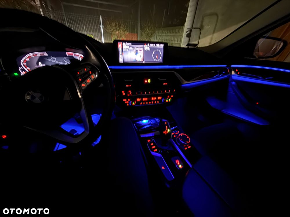 BMW Seria 5 518d - 10