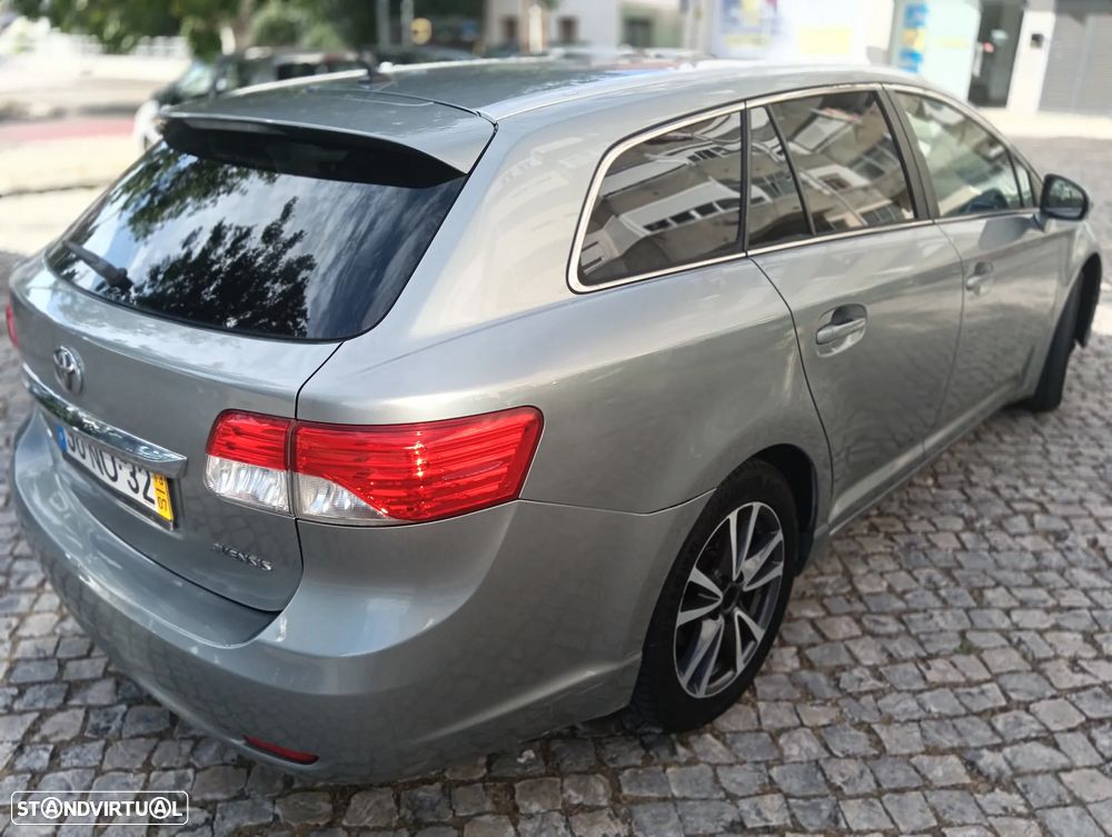 Toyota Avensis SW 2.0 D-4D Exclusive - 7