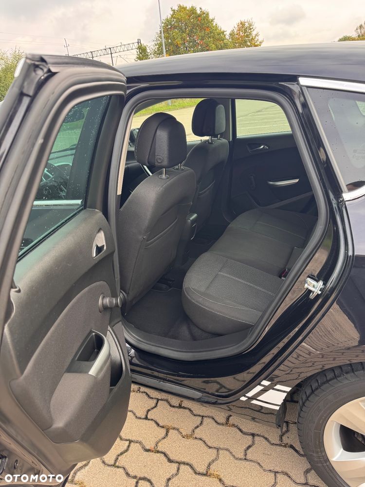Opel Astra 1.4 Turbo Sport - 25