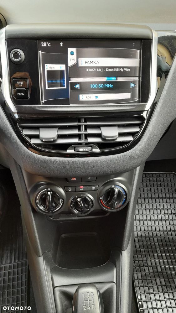 Peugeot 208 - 7