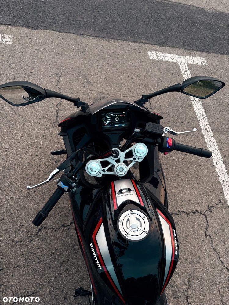 QJMOTOR SRK 125R - 7