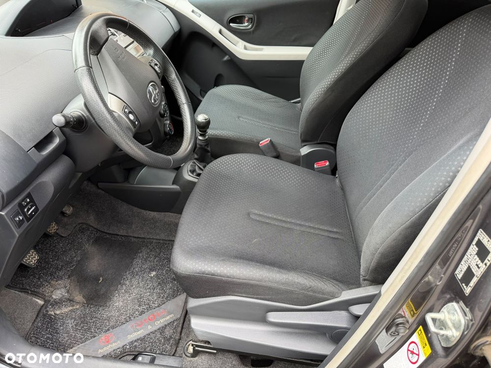 Toyota Yaris - 5