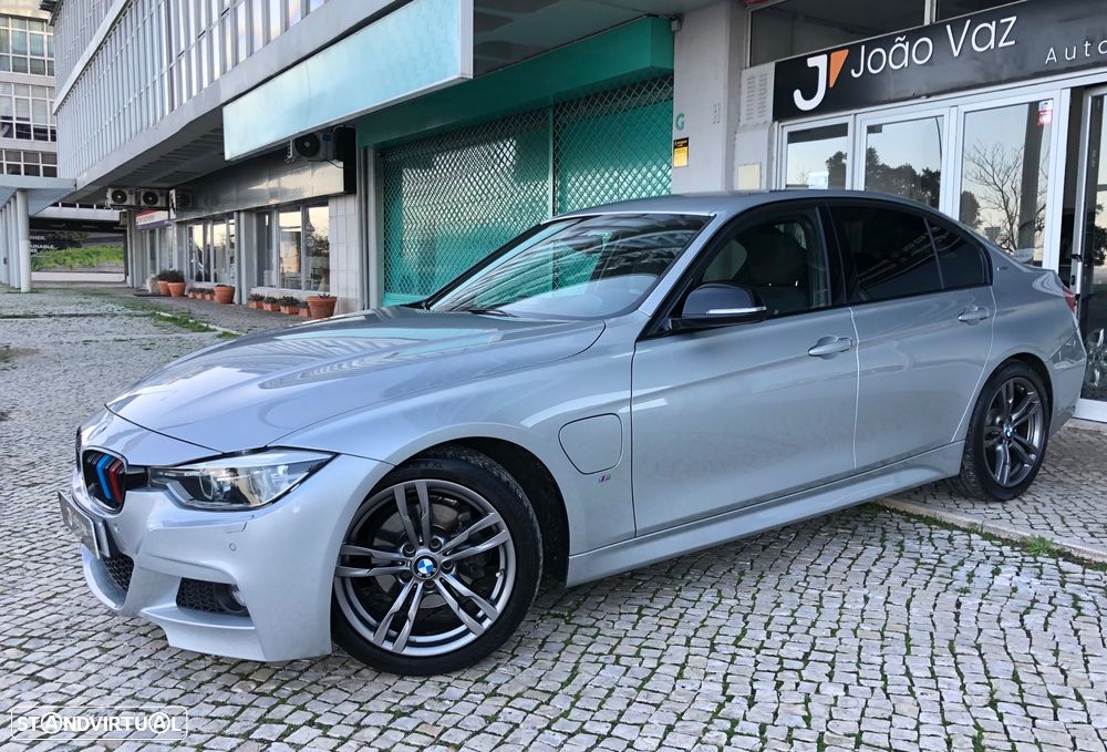 BMW 330 e iPerformance Pack M - 3