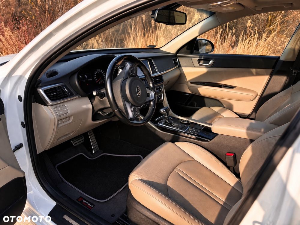 Kia Optima - 12