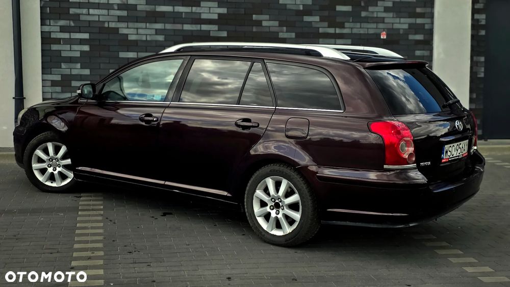 Toyota Avensis 2.0 D-4D Sol Premium - 9