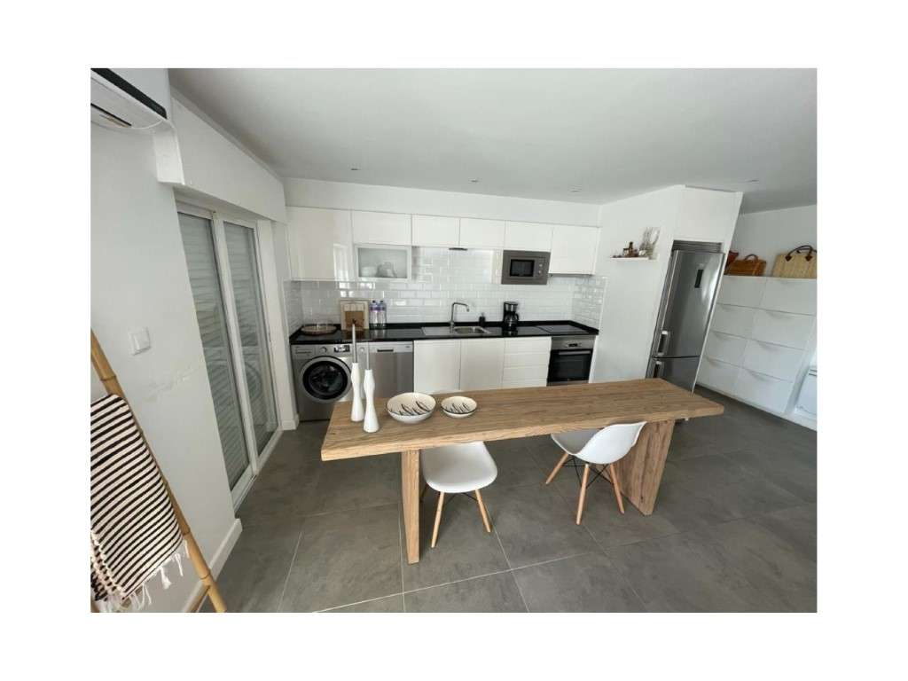 Apartamento T2 na 1º linha, em Quarteira - Grande imagem: 2/18
