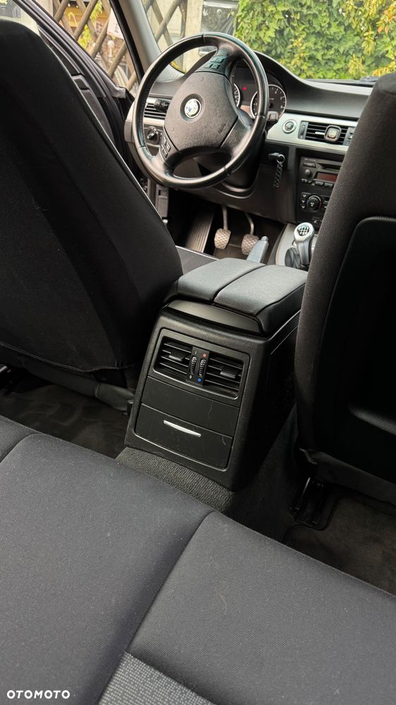 BMW Seria 3 320i - 12