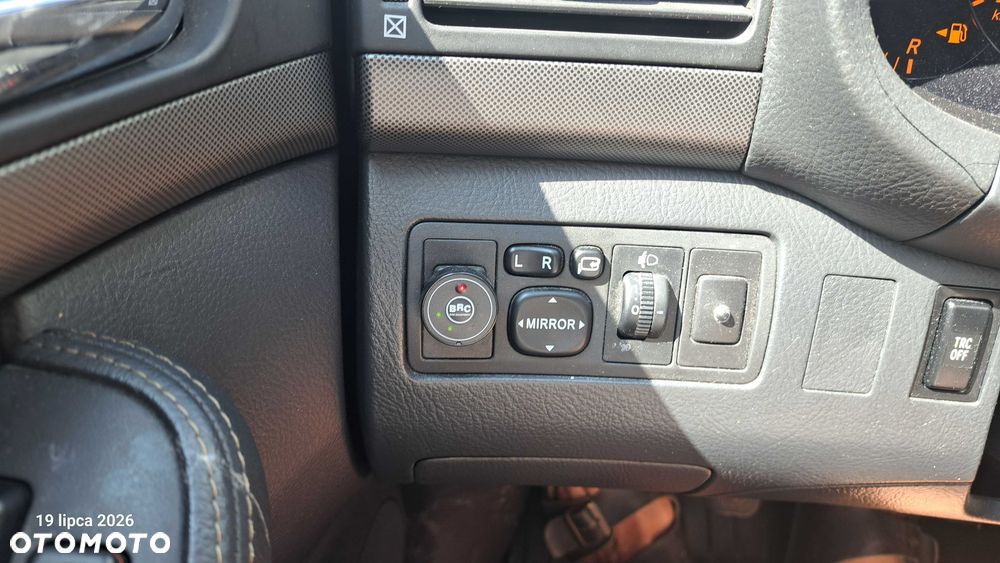 Toyota Avensis - 8