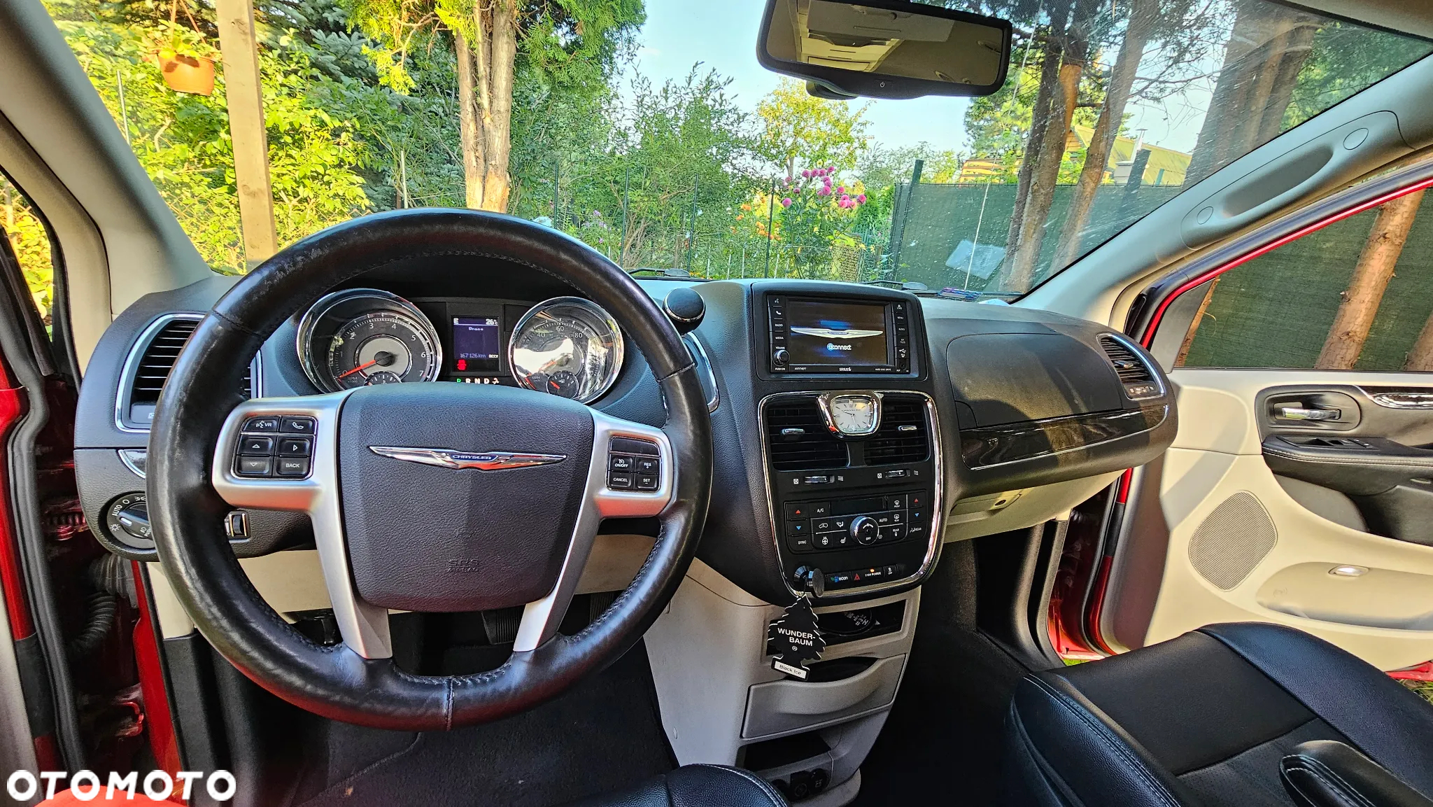 Chrysler Town & Country 3.6 Limited - 12