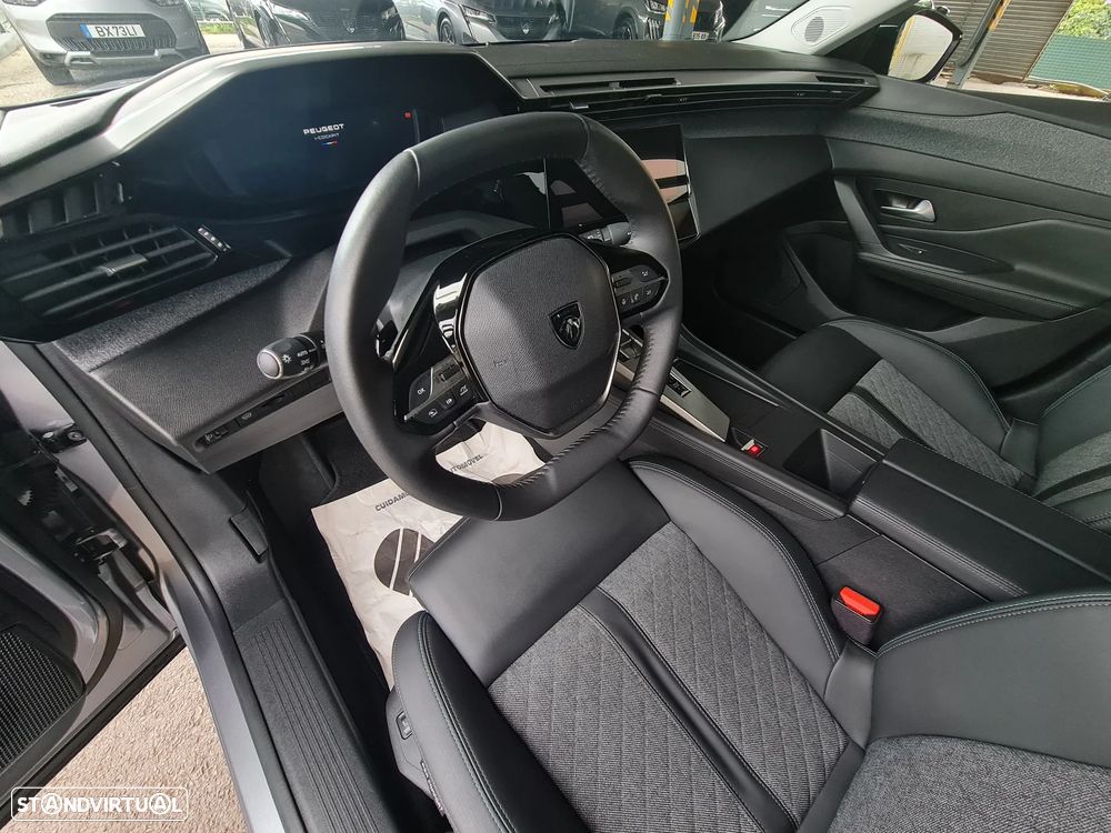 Peugeot 408 1.2 PureTech Allure EAT8 - 9