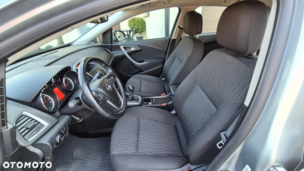 Opel Astra 1.4 T Enjoy - 19