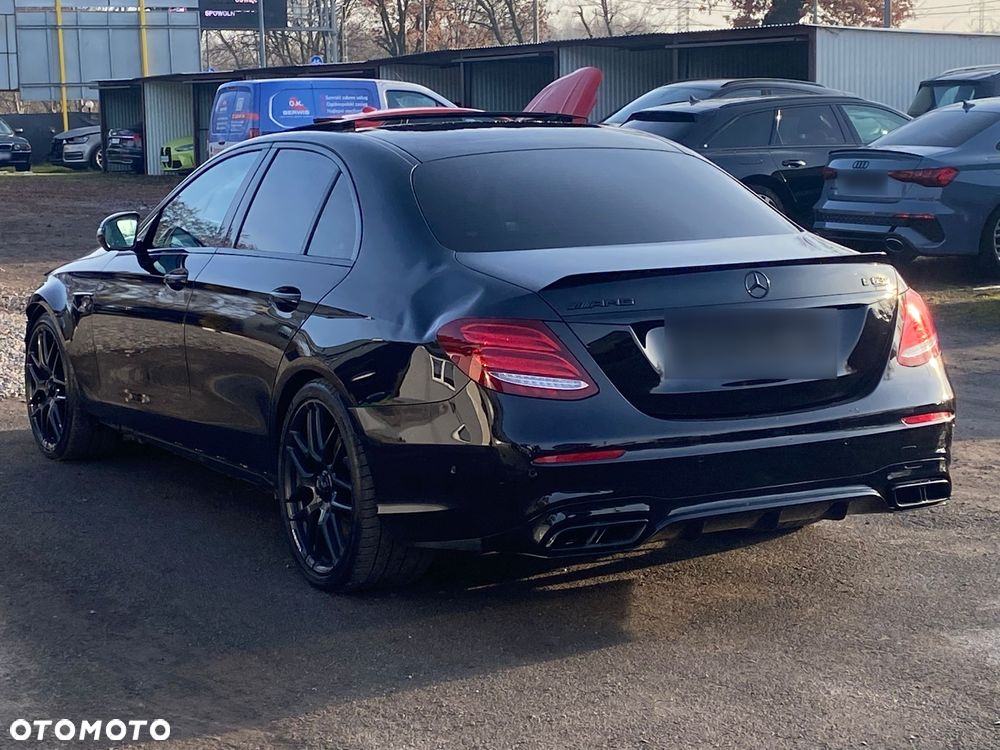 Mercedes-Benz Klasa E - 19