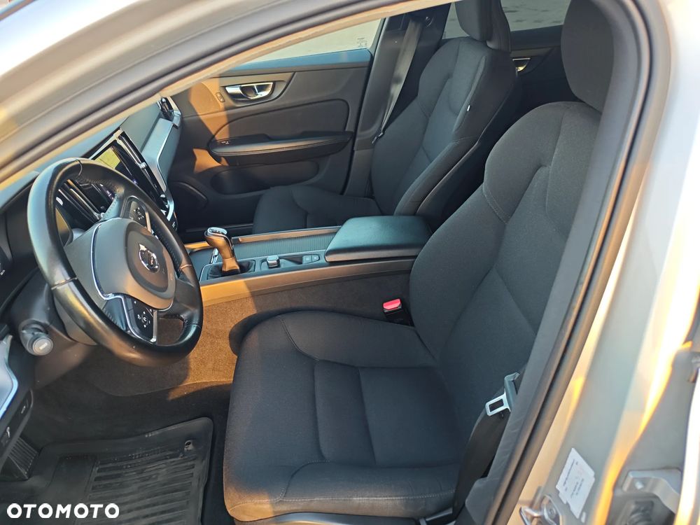 Volvo V60 D3 Momentum Pro - 10