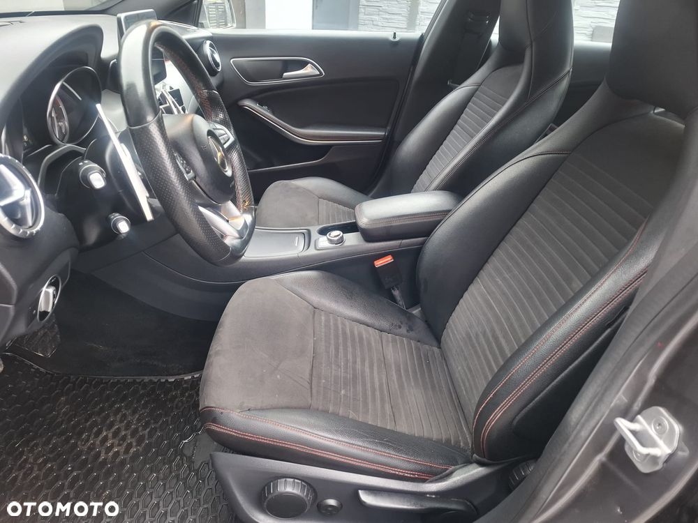 Mercedes-Benz CLA 180 7G-DCT Orange Art Edition - 8
