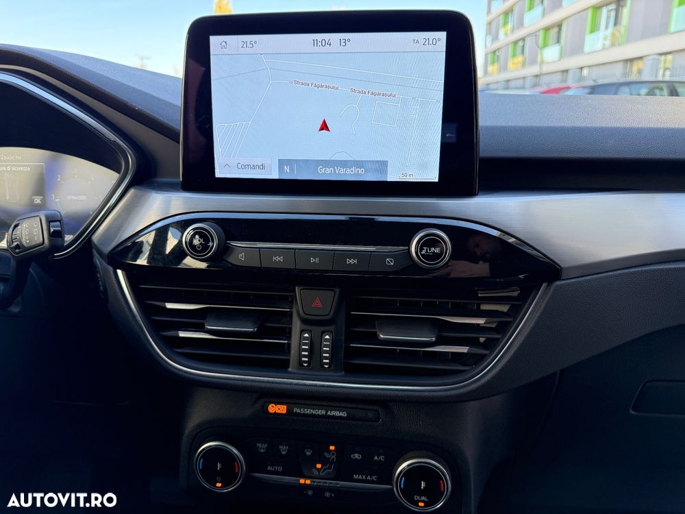 Ford Kuga 2.0 TDCi 2x4 Aut. Cool & Connect - 22