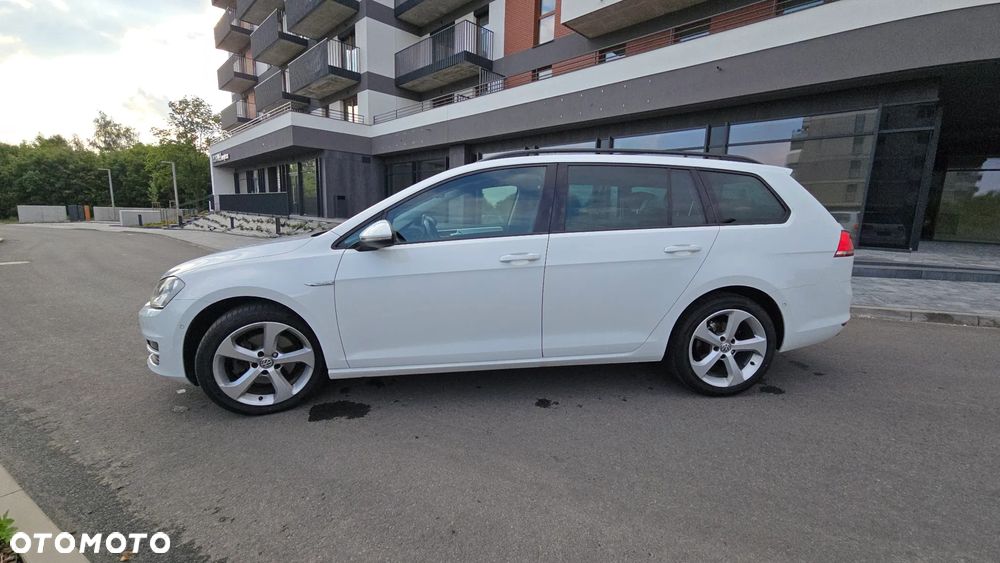 Volkswagen Golf - 8