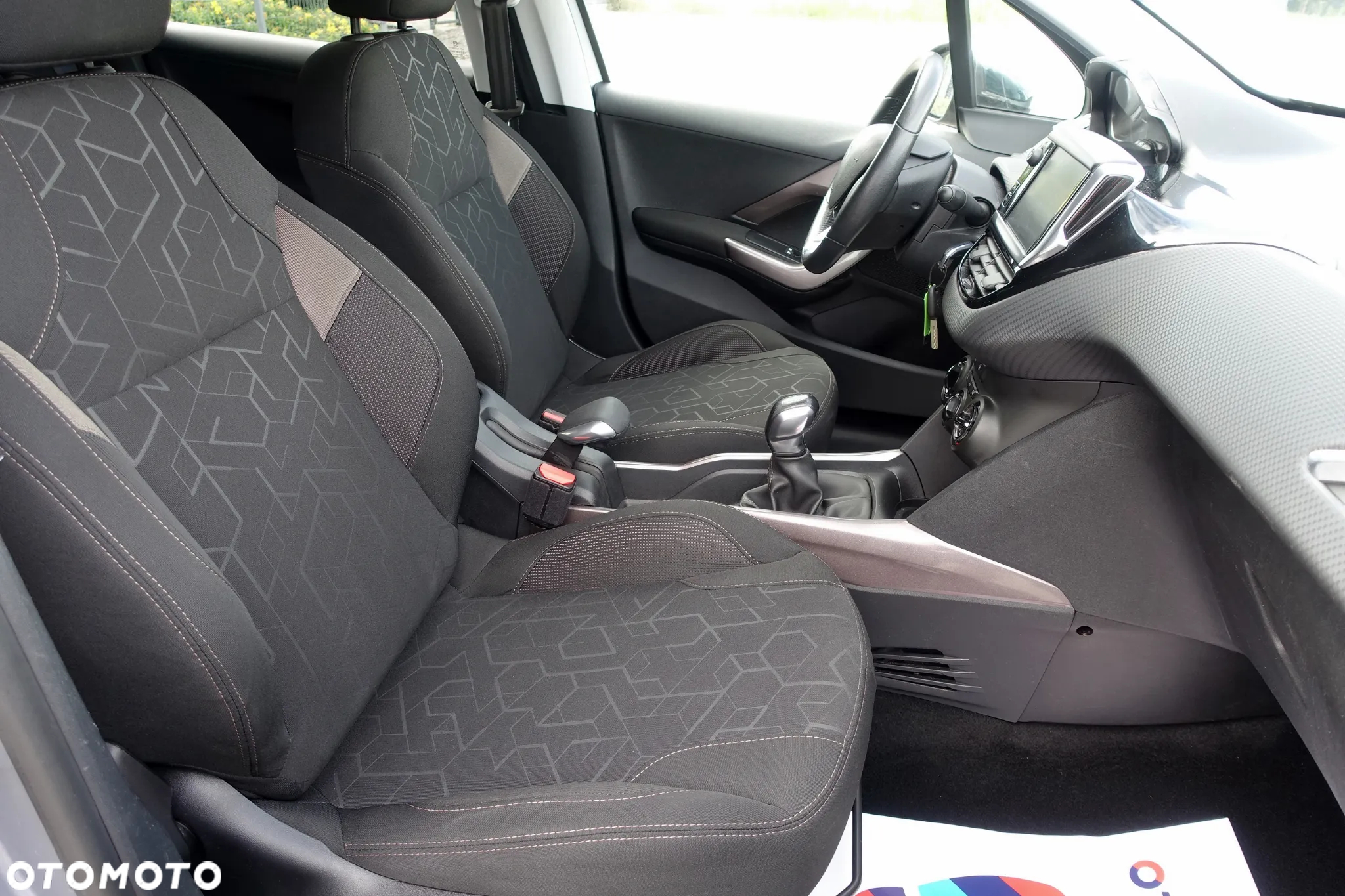 Peugeot 2008 1.2 Pure Tech Style - 14