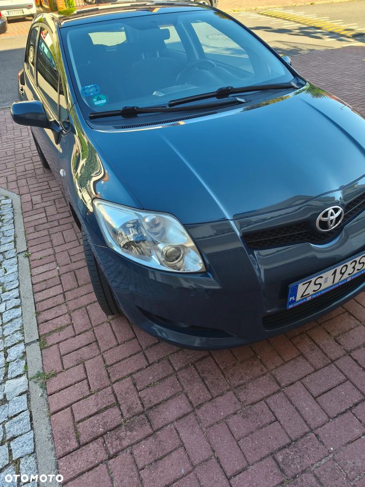 Toyota Auris 1.6 Sol - 1